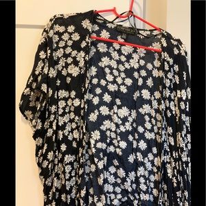 Forever 21 short sleeve floral kimono
